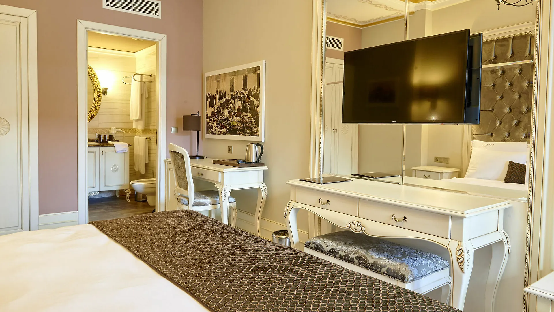 L'Agora Old Town Hotel & Bazaar Izmir