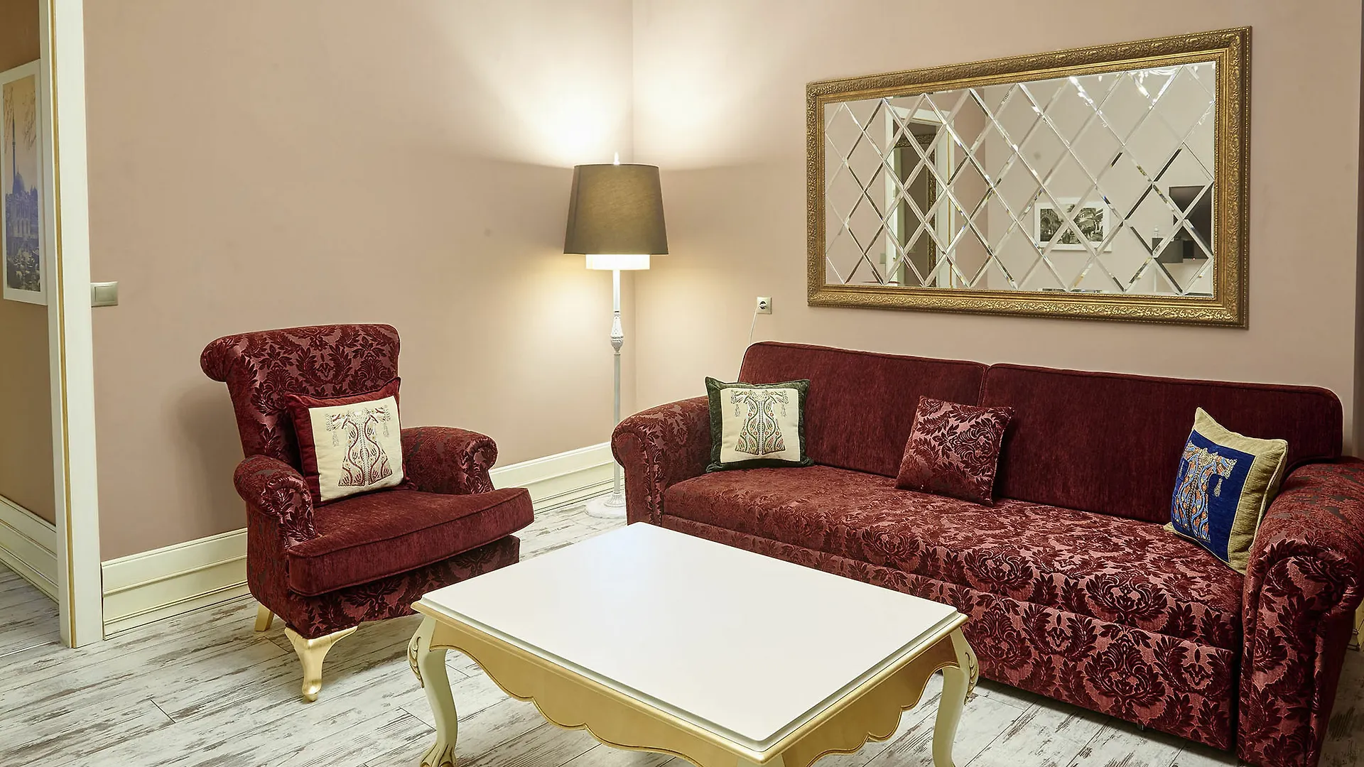 L'Agora Old Town Hotel & Bazaar Izmir