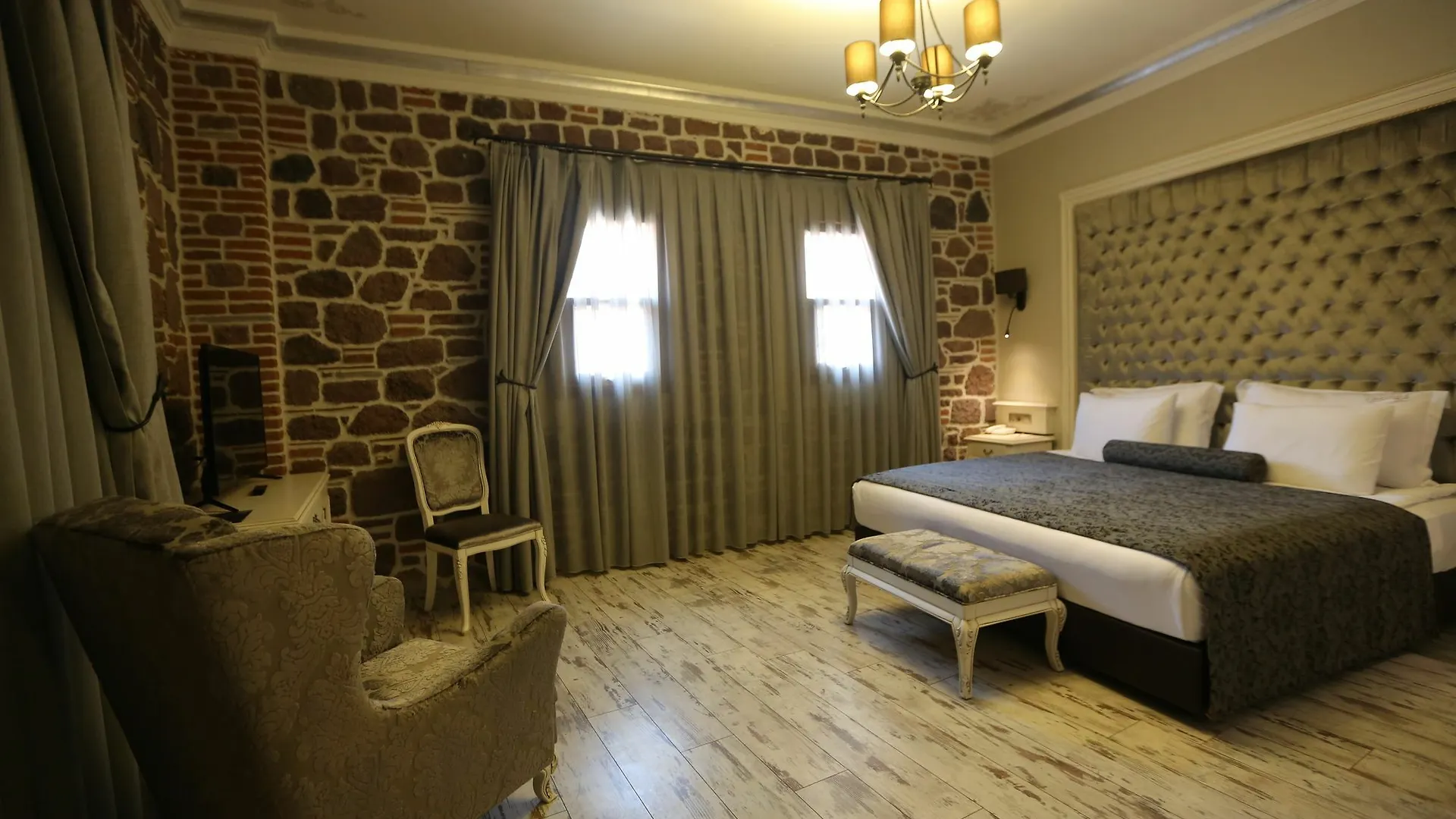 L'Agora Old Town Hotel & Bazaar Izmir 3*,